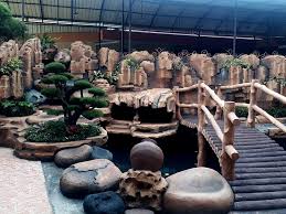 Kolom Relief Tebing