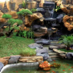 Relief Dekorasi Tebing Taman di Tebing Tinggi